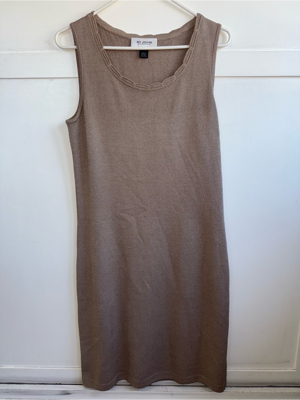 St. John Collection Tan Santana Knit Tank Dress Size 8 Mid-Length Bodycon Sheath - Picture 3 of 9
